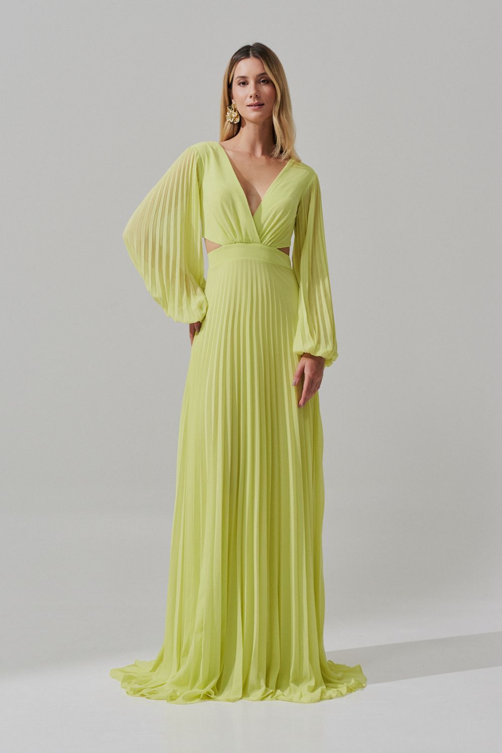 Vestido Longo com Decote V, Manga Longa e Saia Plissada - Bene Lima