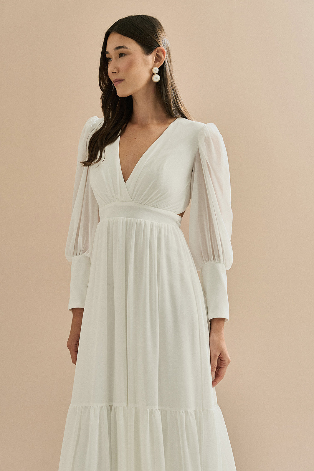 Vestido Longo  com Decote V, Mangas Bufantes e Abertura nas Costas - Belize Off White