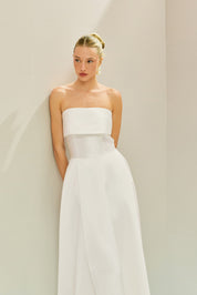Vestido Longo em Zibeline com Detalhe de Pala Larga no Busto e Saia Cruzada - Kerry Off White