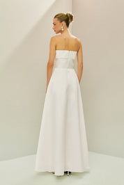 Vestido Longo em Zibeline com Detalhe de Pala Larga no Busto e Saia Cruzada - Kerry Off White