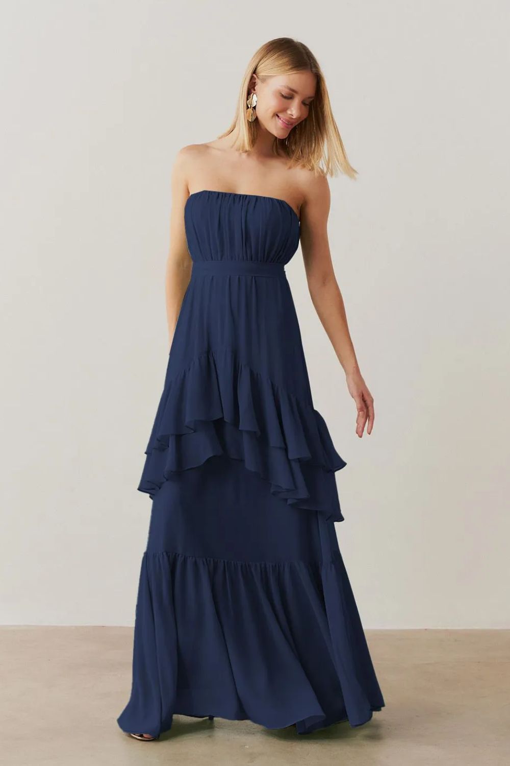 Vestido Longo com Franzidos no Busto, Saia em Babados e Cinto Removível - Salta Azul Marinho