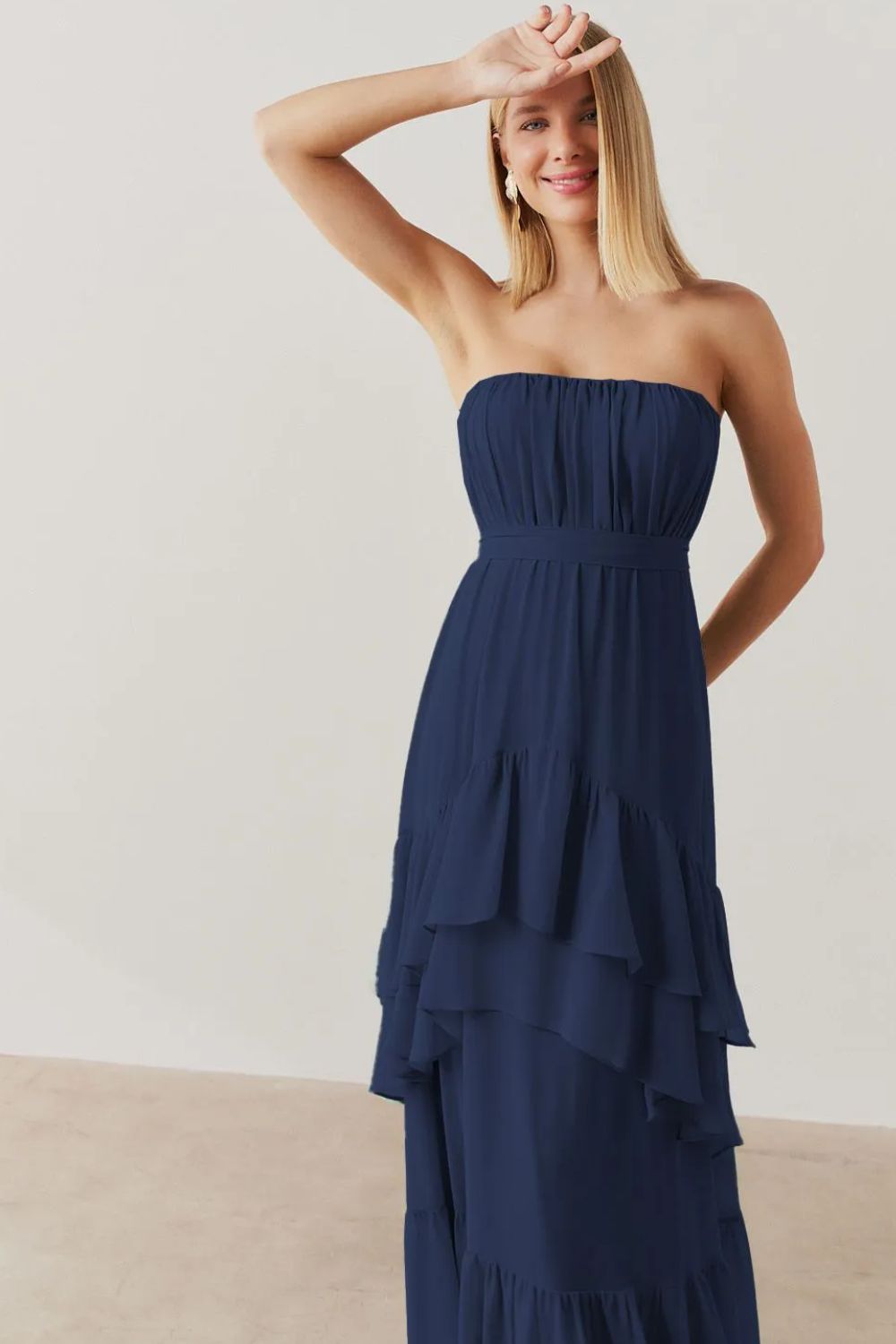 Vestido Longo com Franzidos no Busto, Saia em Babados e Cinto Removível - Salta Azul Marinho