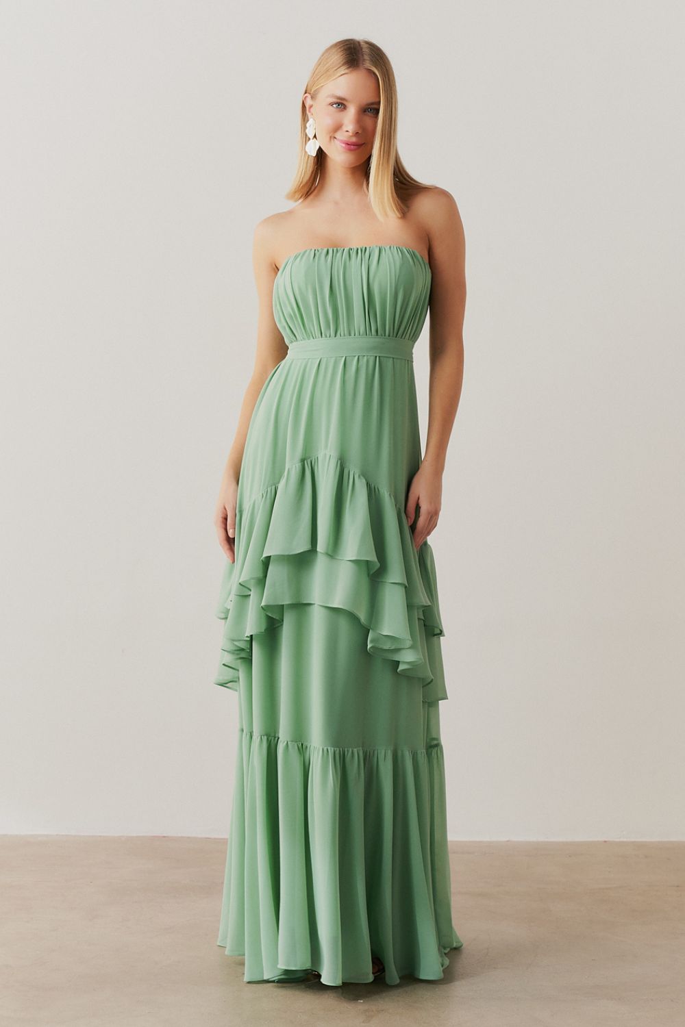 Vestido Longo com Franzidos no Busto, Saia em Babados e Cinto Removível - Salta Menta