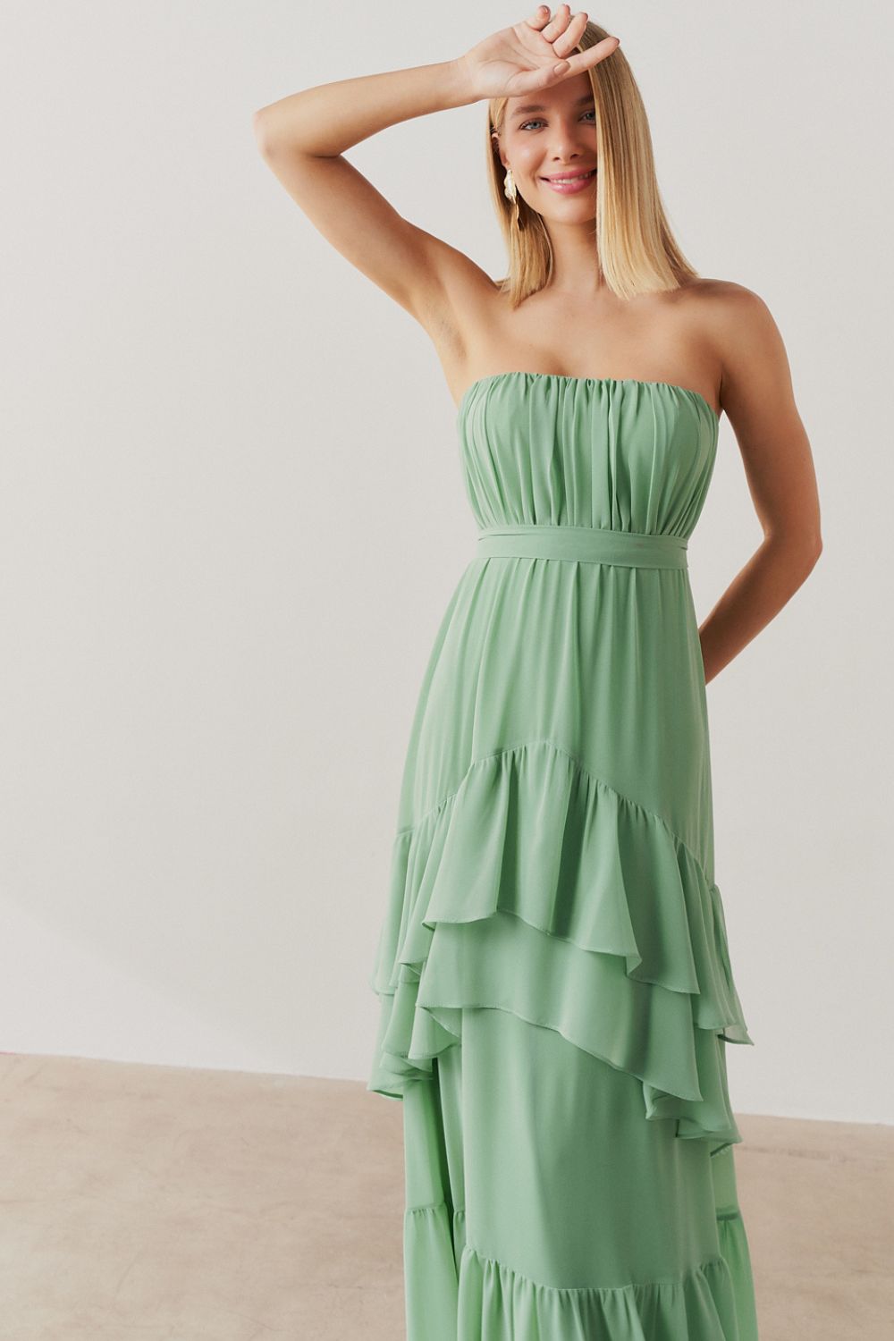 Vestido Longo com Franzidos no Busto, Saia em Babados e Cinto Removível - Salta Menta