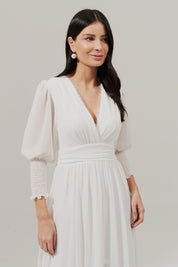 Vestido Longo com Manga Longa, Detalhes de Rendas e Babados Assimétricos - Finlândia Off White