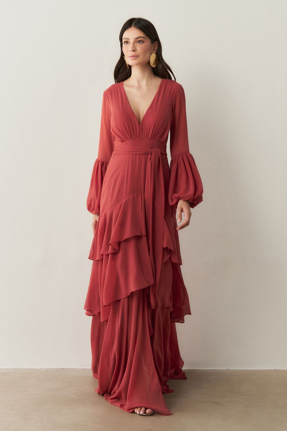 Vestido Longo com Mangas Longas e Saia em Camadas - Lyon Terracota