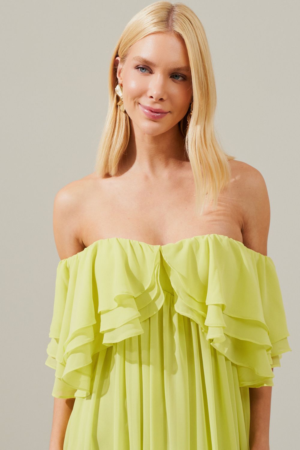 Vestido Longo com Mangas Ombro a Ombro e Babados - Himalaia Verde Lima