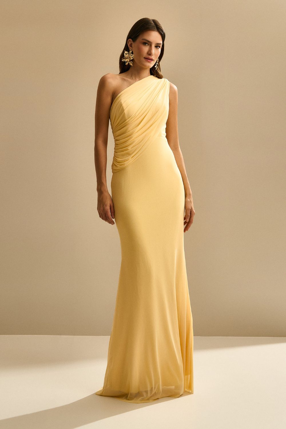 Vestido Longo com Ombro Único, Drapeado no Busto e Costas - Hera Amarelo