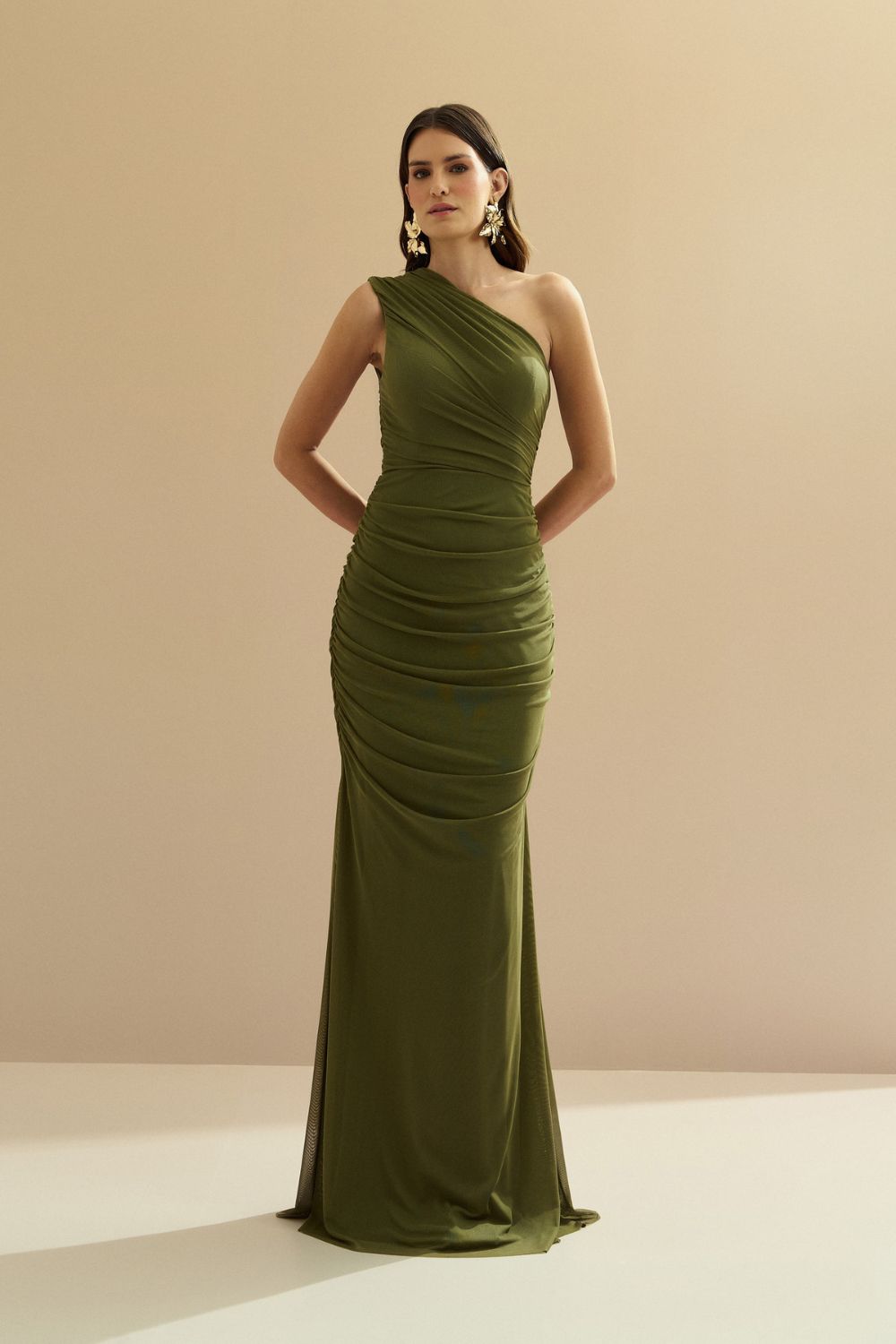 Vestido Longo com Ombro Único e Franzidos - Lugano Oliva