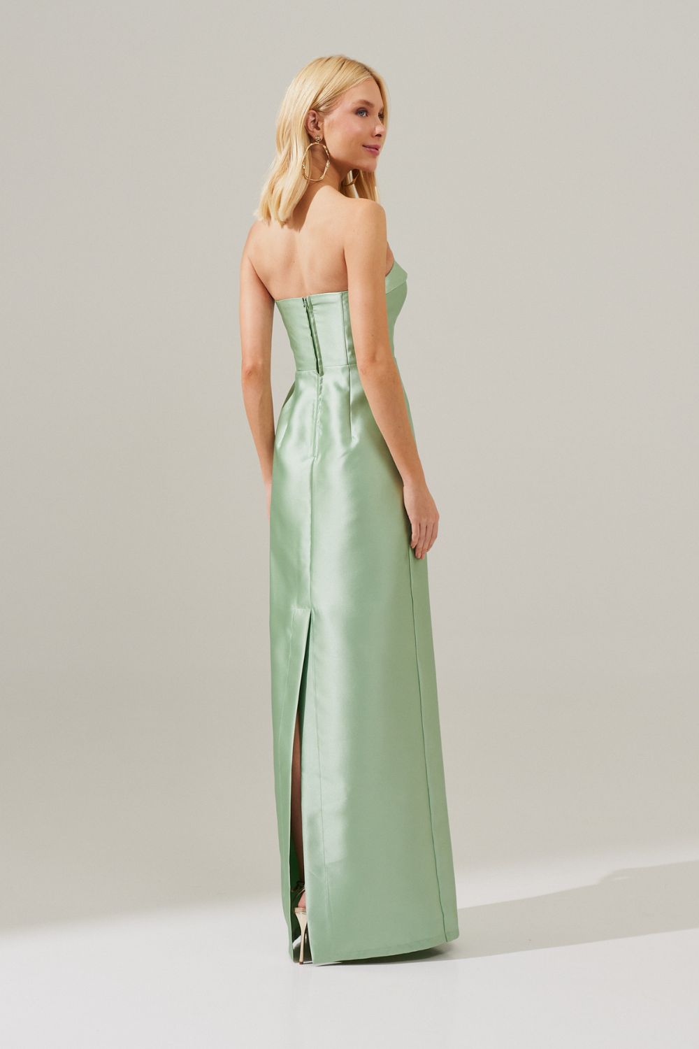 Vestido longo com Pala Assimétrica e Fenda traseira - Malásia Menta