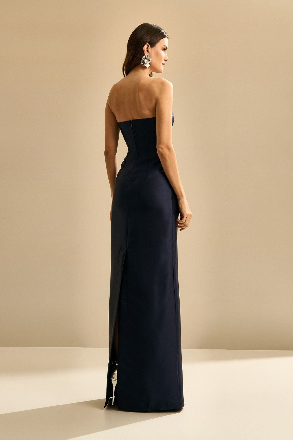 Vestido longo com Pala Assimétrica e Fenda traseira - Malásia Azul Marinho