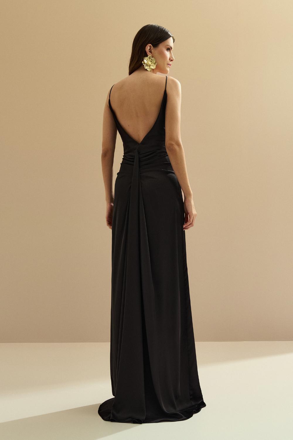 Vestido Longo de Cetim com Decote e Pregas nas Costas - Chile Preto