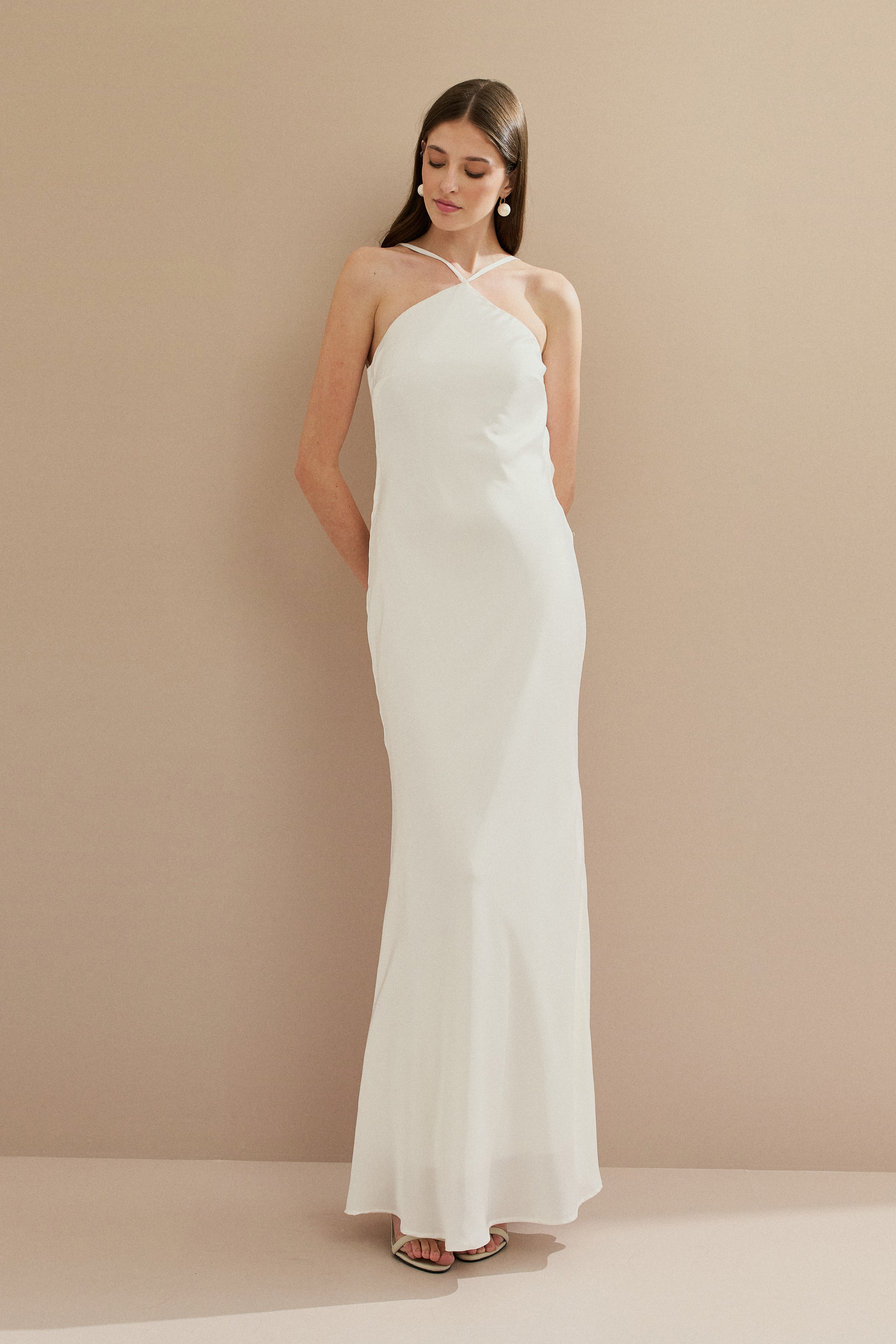 Vestido Long Midi de Cetim com Decote Triangular e Amarração nas Costas - Capri Off White