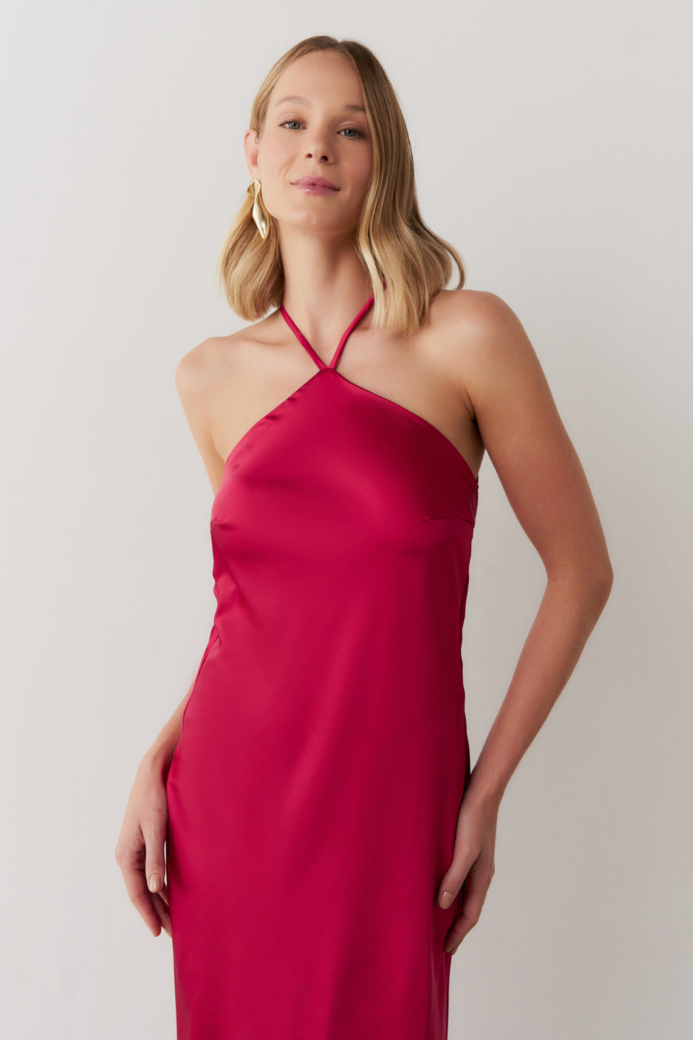 Vestido Longo de Cetim com Decote Triangular e Amarração nas Costas - Capri Pink Escuro