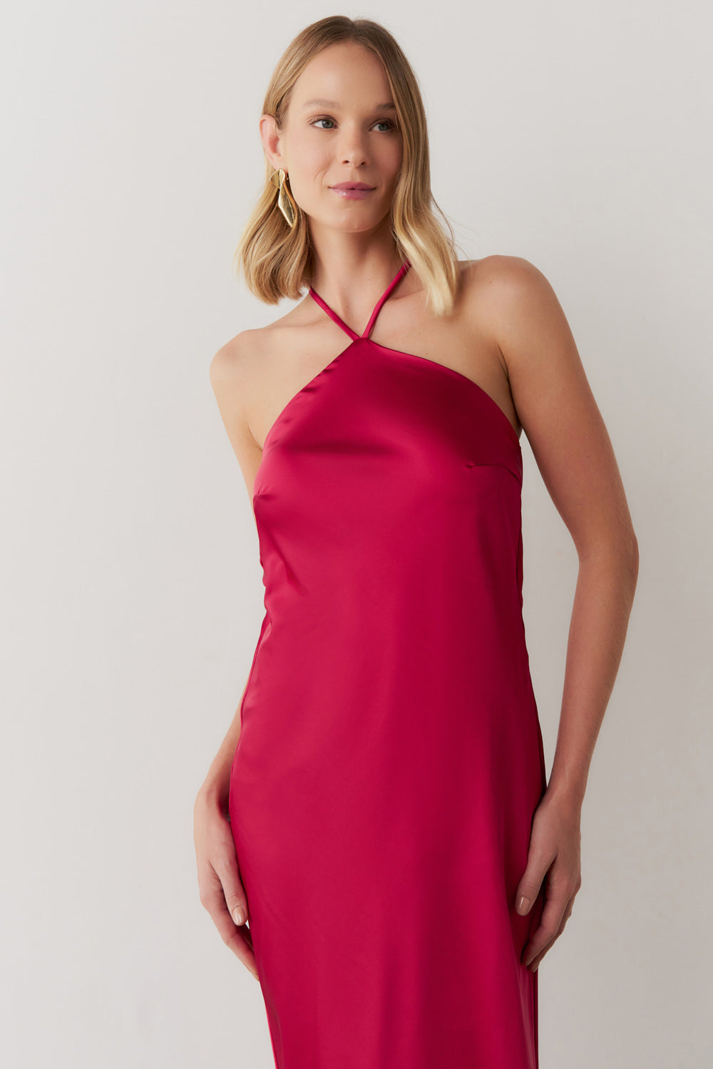 Vestido Longo de Cetim com Decote Triangular e Amarração nas Costas - Capri Pink Escuro
