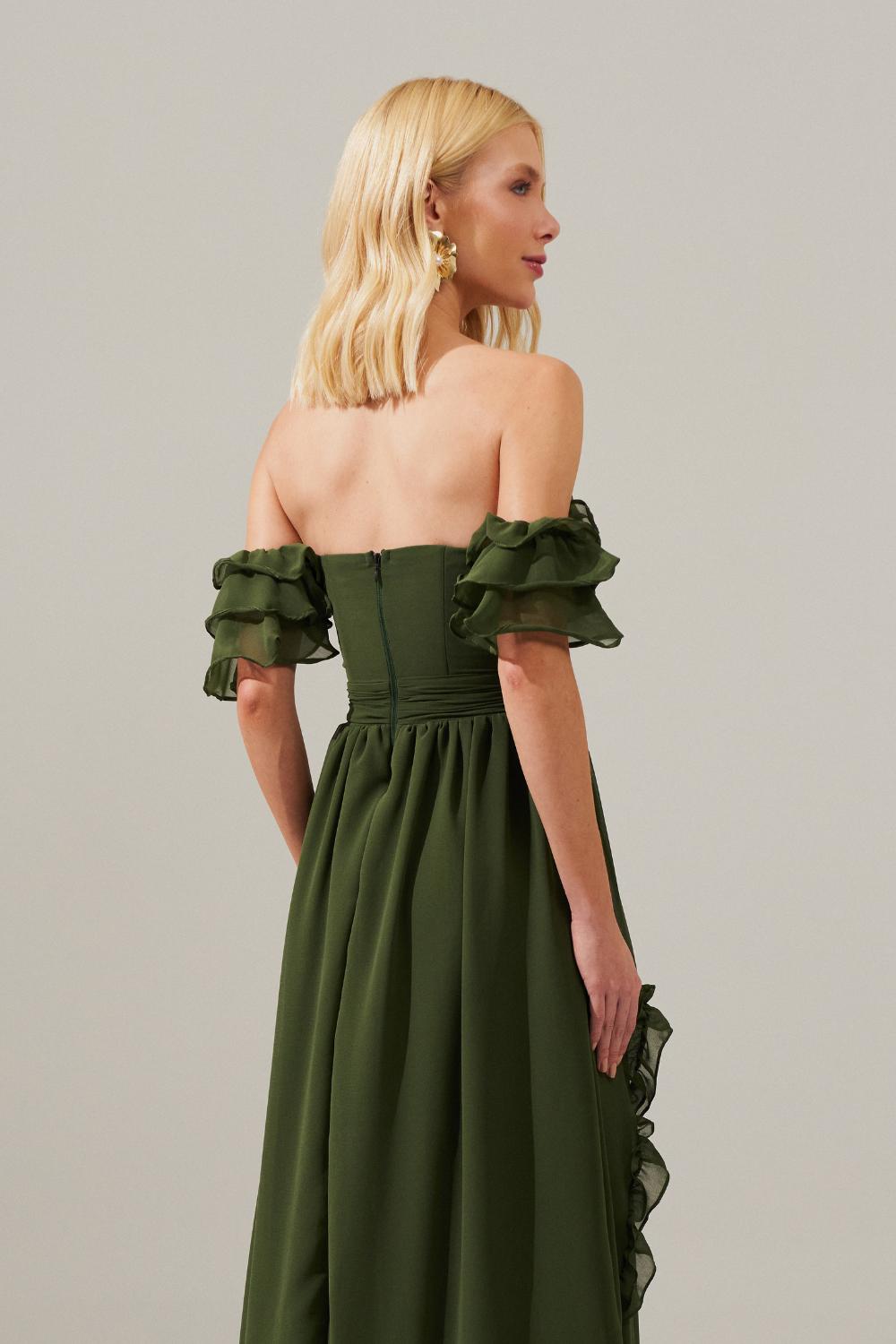 Vestido Longo de Chiffon com Decote em V e Mangas Ombro a Ombro de Babados, Saia Estilo Princesa com Recortes e Babados - Minsk Oliva