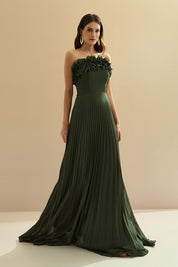Vestido Longo de Chiffon Sem Alça, com Babados Plissados no Busto, Cintura Marcada e Saia Plissada - Âmbar Verde Oliva