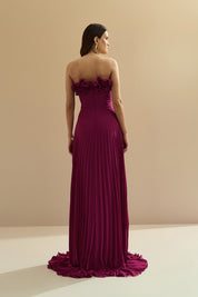 Vestido Longo de Chiffon Sem Alça, com Babados Plissados no Busto, Cintura Marcada e Saia Plissada - Âmbar Fúcsia