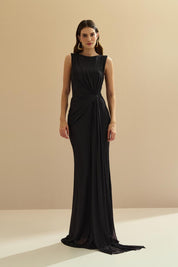 Vestido Longo de Tule com Decote Alto e Canoa, Shape Sereia e Detalhe Franzido com Cauda Frontal - Nalu Preto