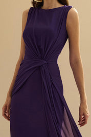 Vestido Longo de Tule com Decote Alto e Canoa, Shape Sereia e Detalhe Franzido com Cauda Frontal - Nalu Roxo