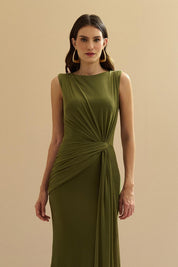 Vestido Longo de Tule com Decote Alto e Canoa, Shape Sereia e Detalhe Franzido com Cauda Frontal - Nalu Oliva