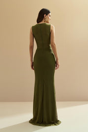 Vestido Longo de Tule com Decote Alto e Canoa, Shape Sereia e Detalhe Franzido com Cauda Frontal - Nalu Oliva