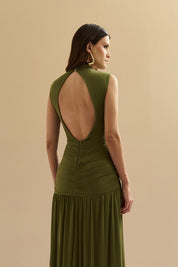 Vestido Longo de Tule com Gola Alta, Detalhe Franzido no Quadril e Decote Gota nas Costas - Iris Verde Oliva