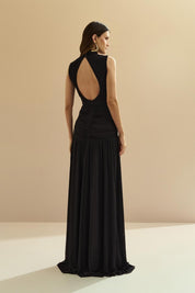 Vestido Longo de Tule com Gola Alta, Detalhe Franzido no Quadril e Decote Gota nas Costas - Iris Preto