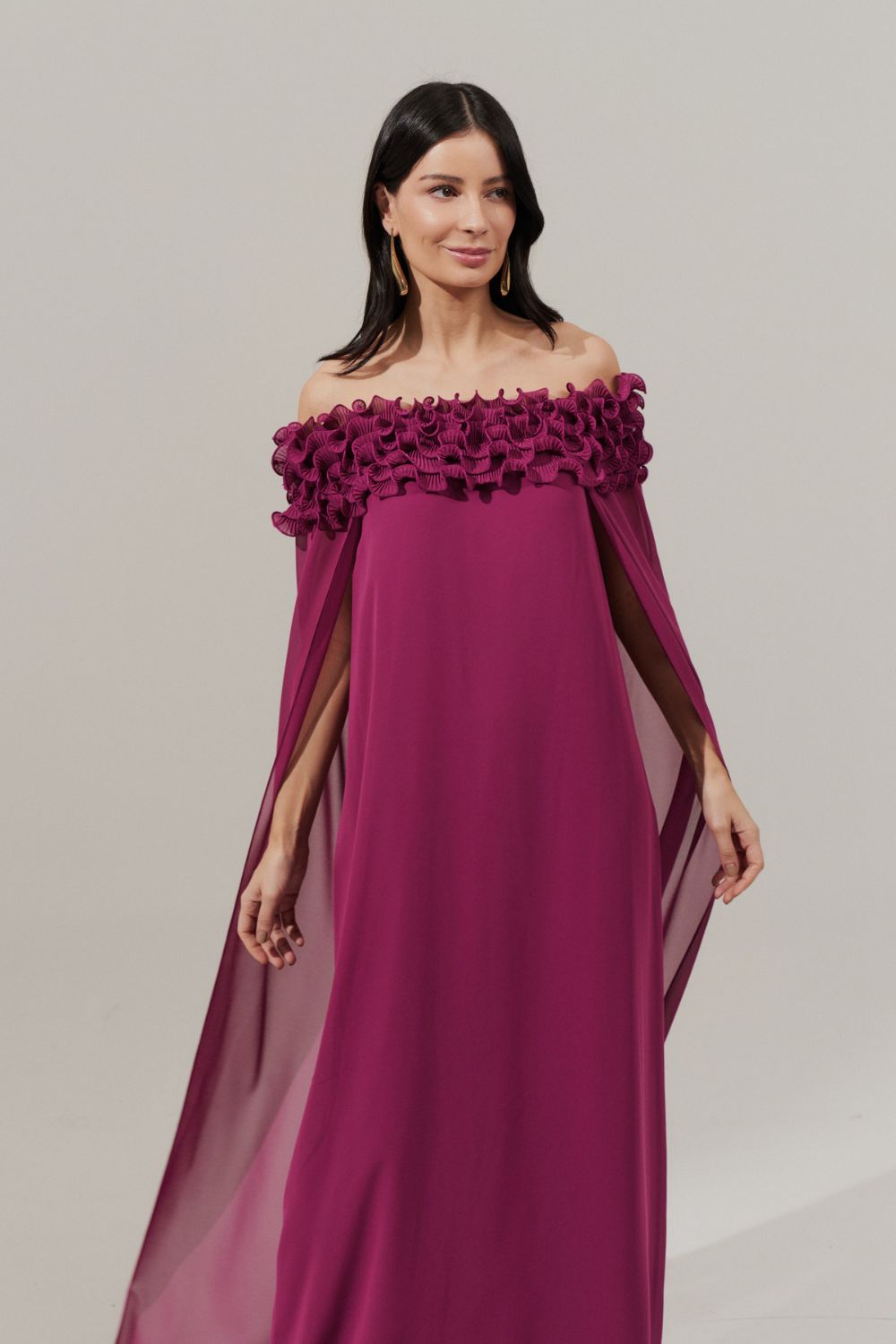 Vestido Longo Decote Ombro a Ombro com Capa - Porto Rico Fucsia