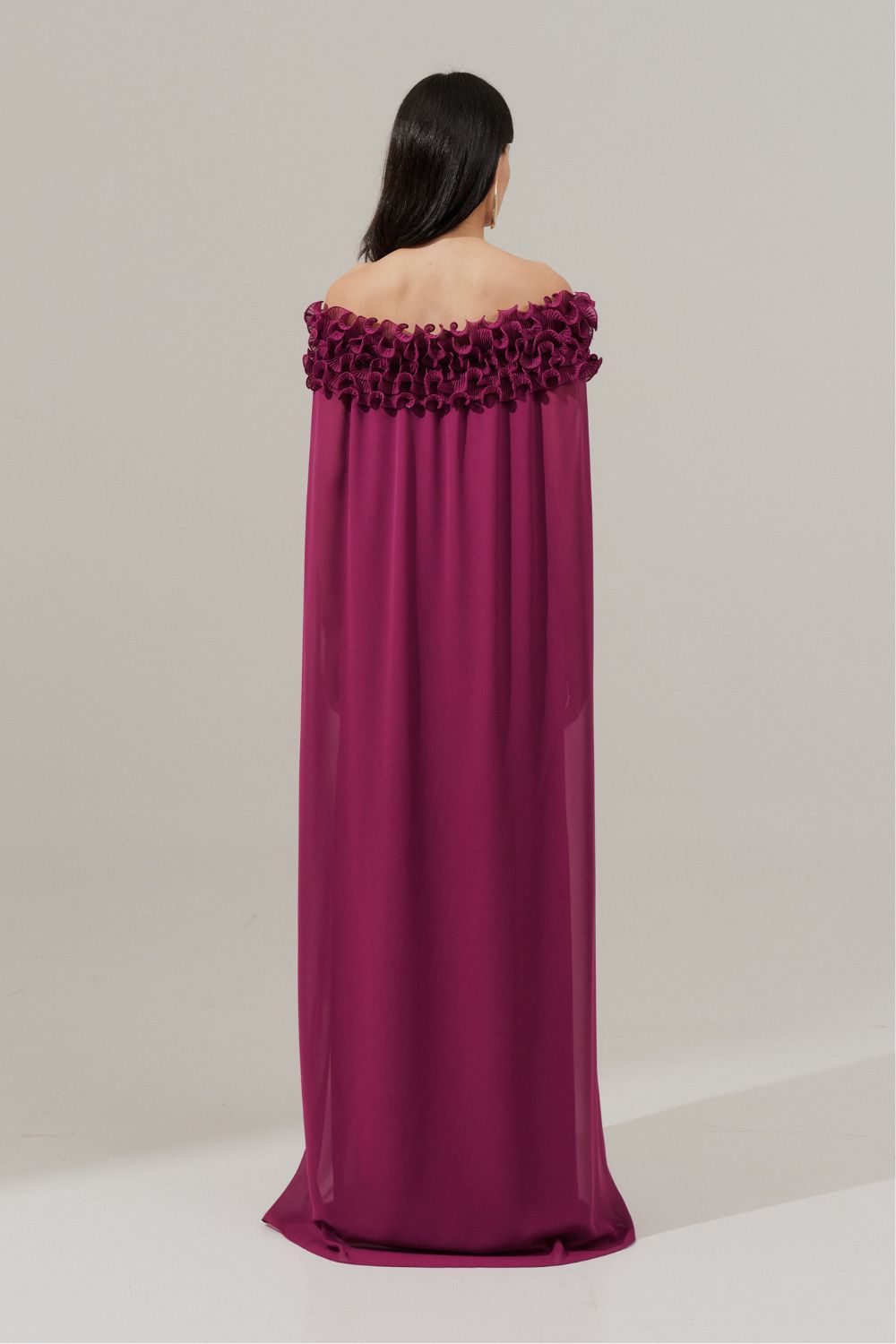 Vestido Longo Decote Ombro a Ombro com Capa - Porto Rico Fucsia