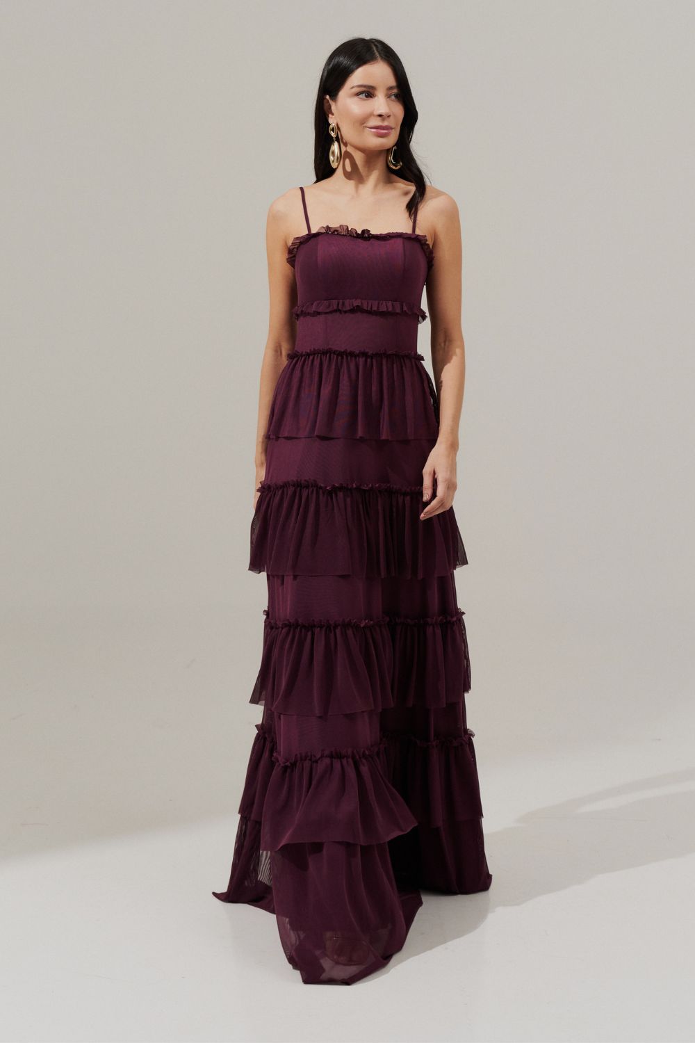 Vestido Longo Decote Reto com Recortes e Babados - Letônia Marsala