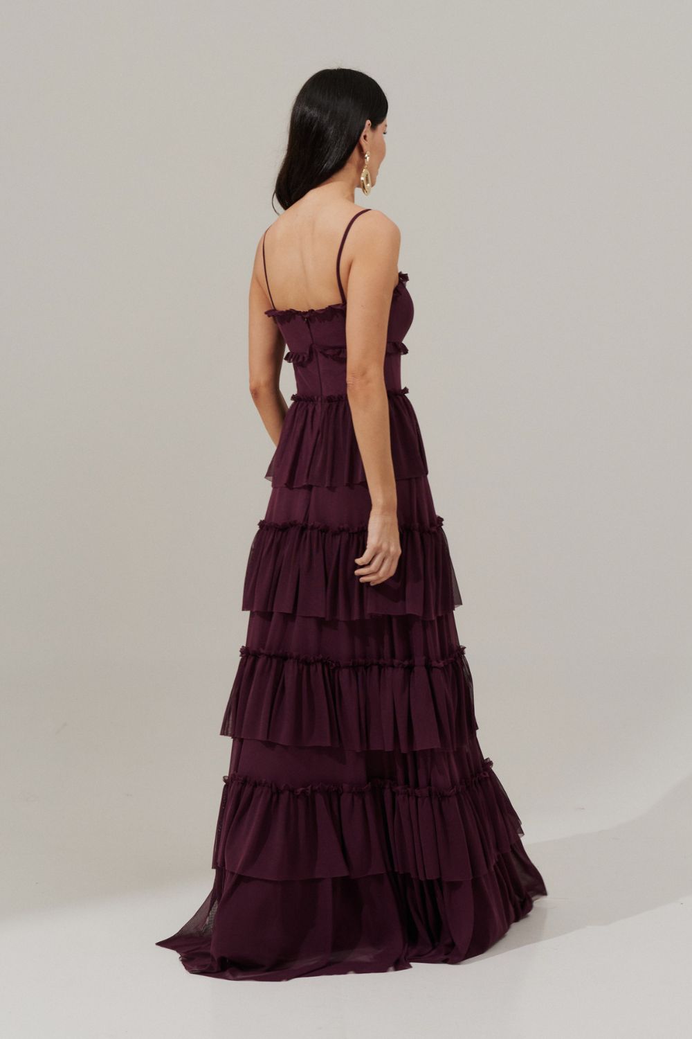 Vestido Longo Decote Reto com Recortes e Babados - Letônia Marsala