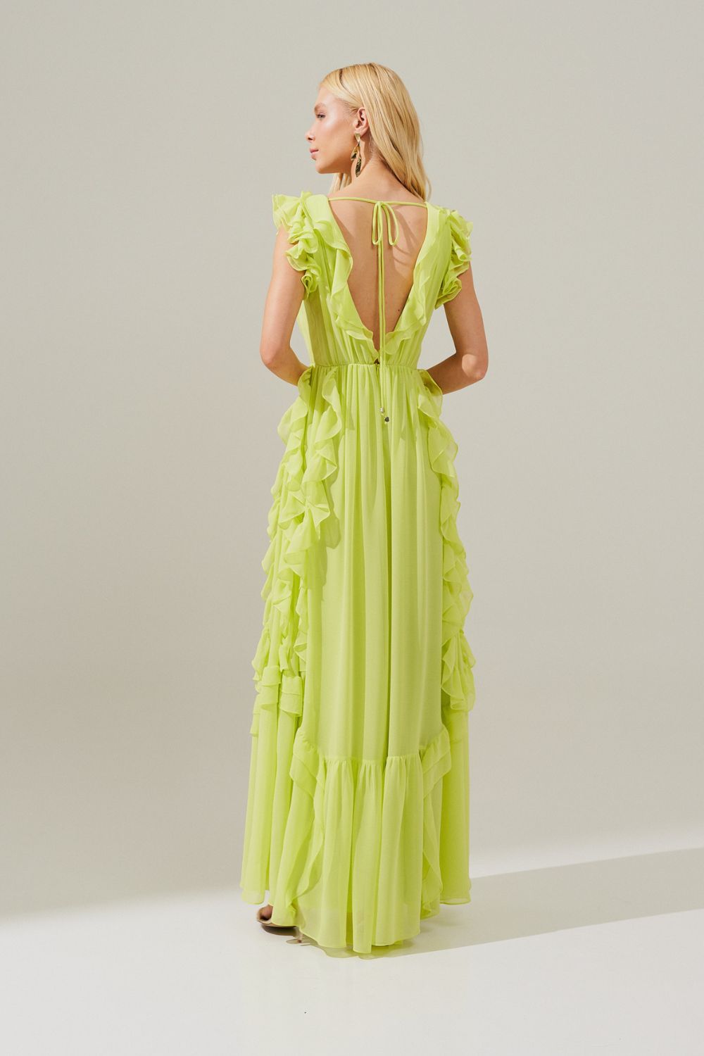 Vestido Longo Decote V com Babados no Decote, Manga e Saia - Bruma Lima