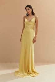 Vestido Longo em Cetim com Decote Degagê com Alças Finas e Amarração nas Costas - Líbano Amarelo
