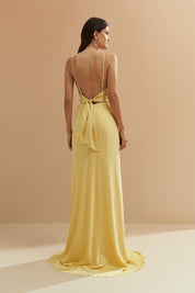 Vestido Longo em Cetim com Decote Degagê com Alças Finas e Amarração nas Costas - Líbano Amarelo