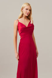 Vestido Longo em Cetim com Decote Degagê com Alças Finas e Amarração nas Costas - Líbano Vermelho