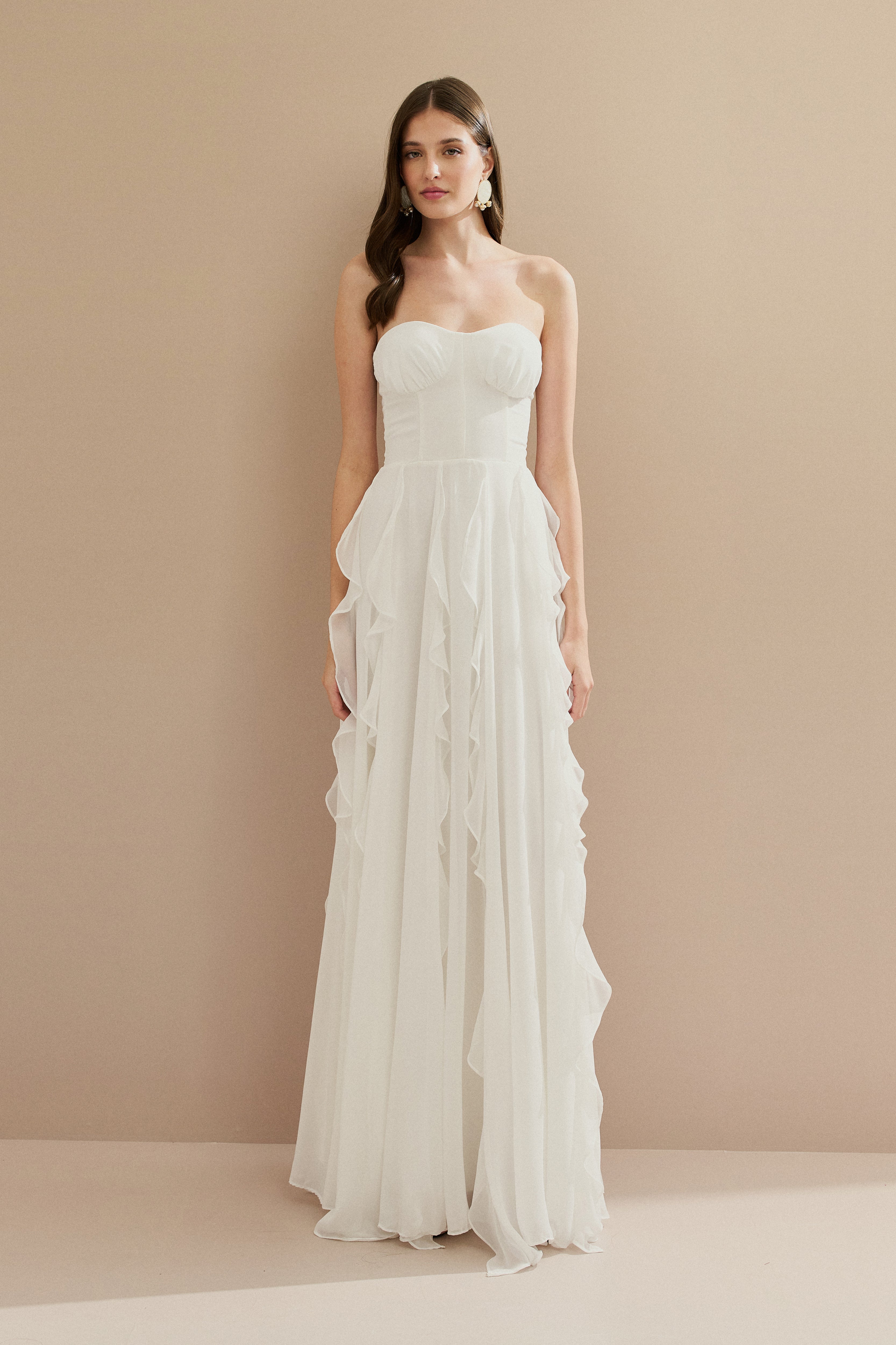 Vestido Longo em Chiffon com Busto Demarcado, Babados na Saia e Alça Removivel - Luma Off White