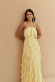 Vestido Longo em Chiffon com Decote Reto sem Alças e Babados Assimétricos - Sorrento Amarelo Manteiga