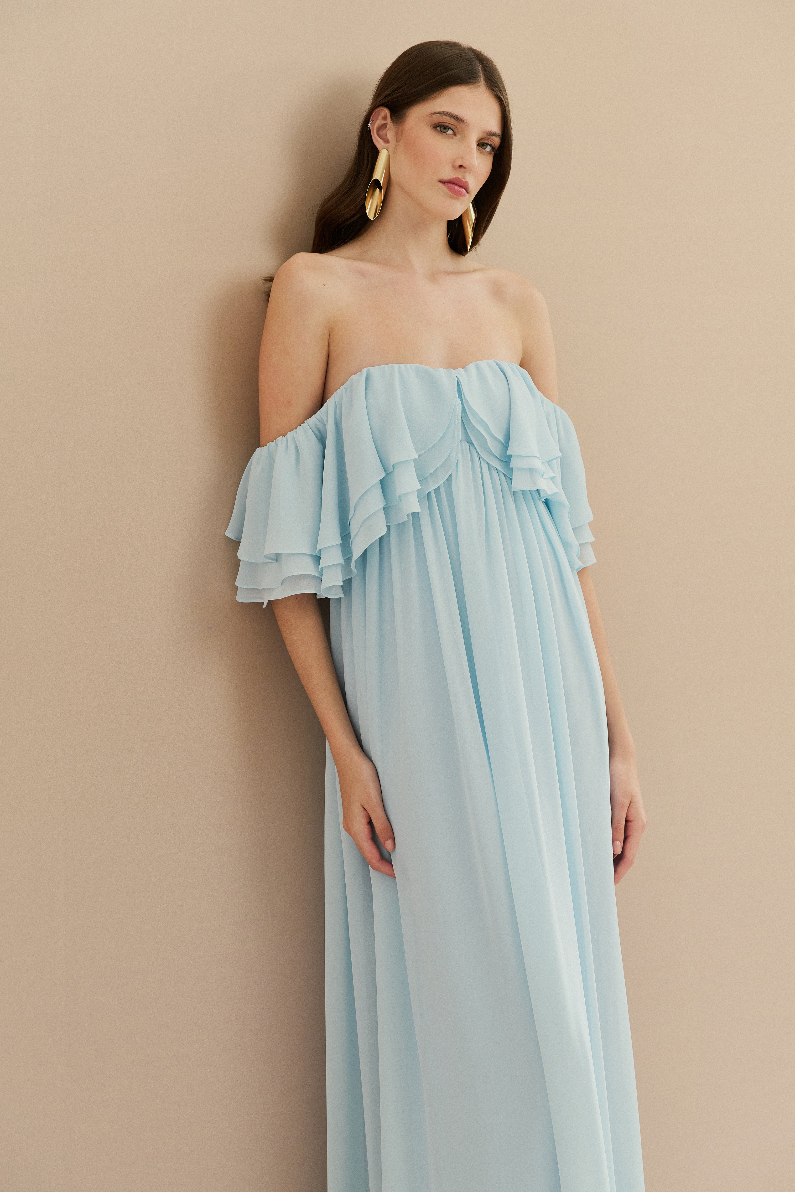 vestido_longo_em_chiffon_com_mangas_ombro_a_ombro_e_babados_himalaia_azul_serenity6.jpg