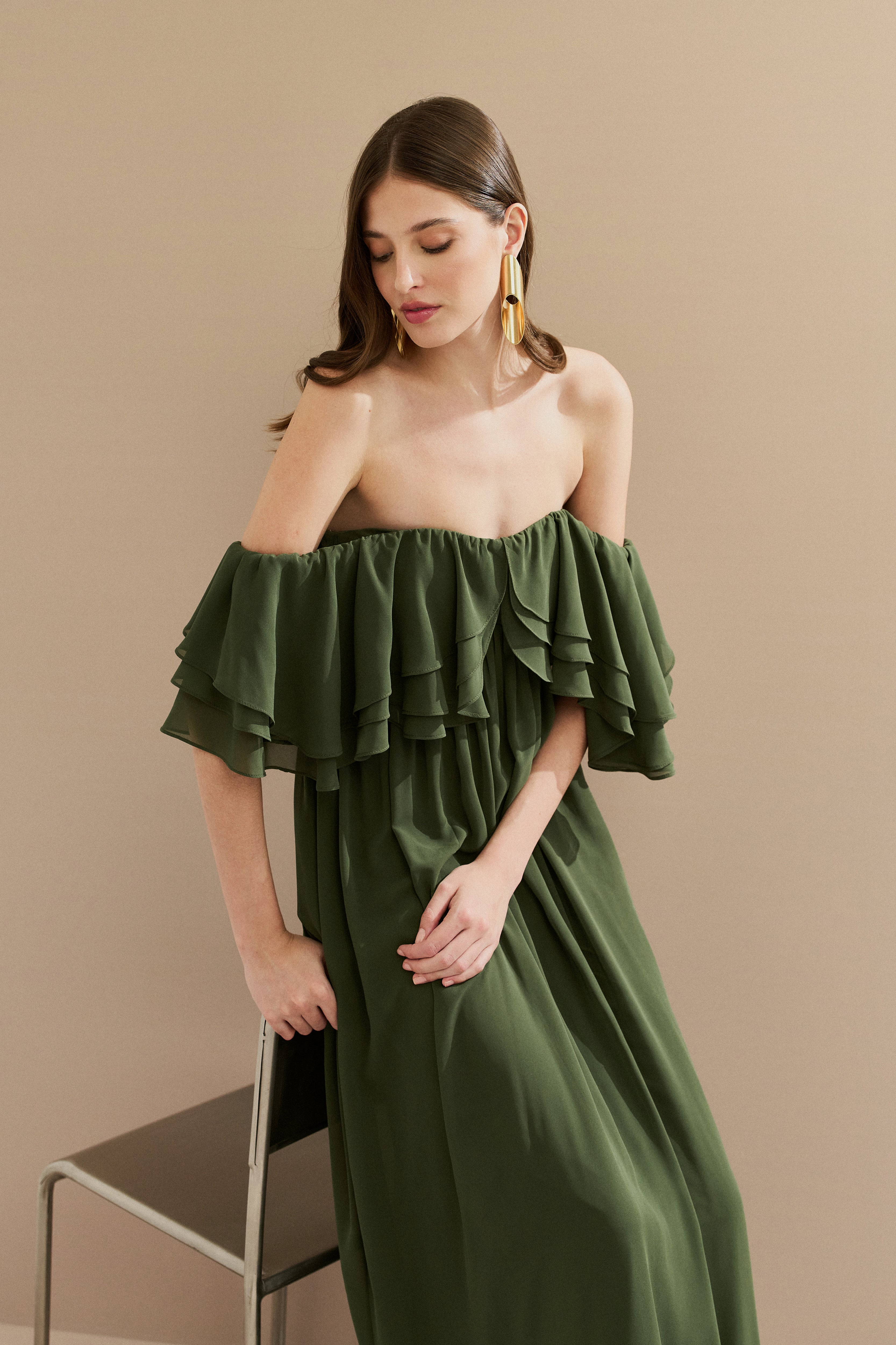Vestido Longo em Chiffon com Mangas Ombro a Ombro e Babados - Himalaia Verde Oliva