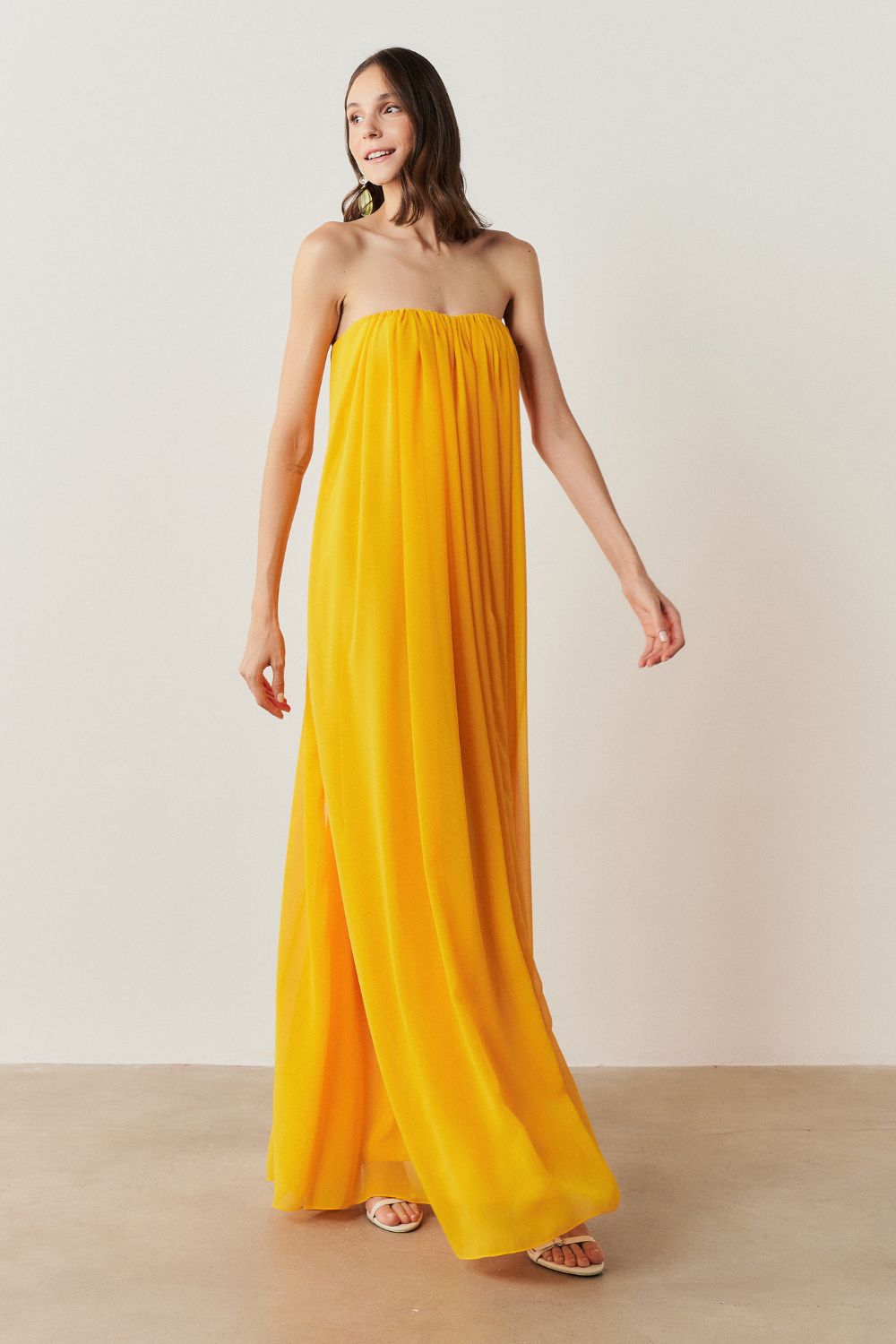 Vestido Longo em Chiffon sem Alça - Líbia Amarelo Manga