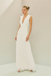 Vestido Longo em Tule com Decote V Profundo, Quadril Assimétrico Franzido e Saia Ampla - Brazia Off White