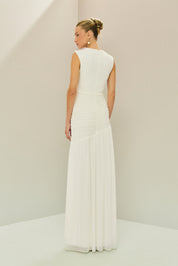 Vestido Longo em Tule com Decote V Profundo, Quadril Assimétrico Franzido e Saia Ampla - Brazia Off White
