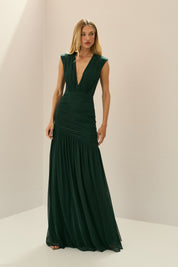 Vestido Longo em Tule com Decote V Profundo, Quadril Assimétrico Franzido e Saia Ampla - Brazia Verde Bandeira