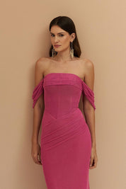 Vestido Longo em Tule Estilo Sereia, Manga Ombro a Ombro, Cintura Marcada com Barbatanas - Tuam Pink