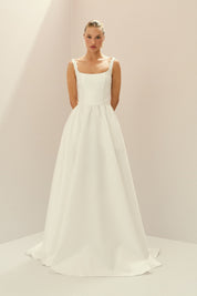 Vestido Longo em Zibeline com Decote Quadrado, Recorte nas Costas e Saia Ampla - Austria Off White