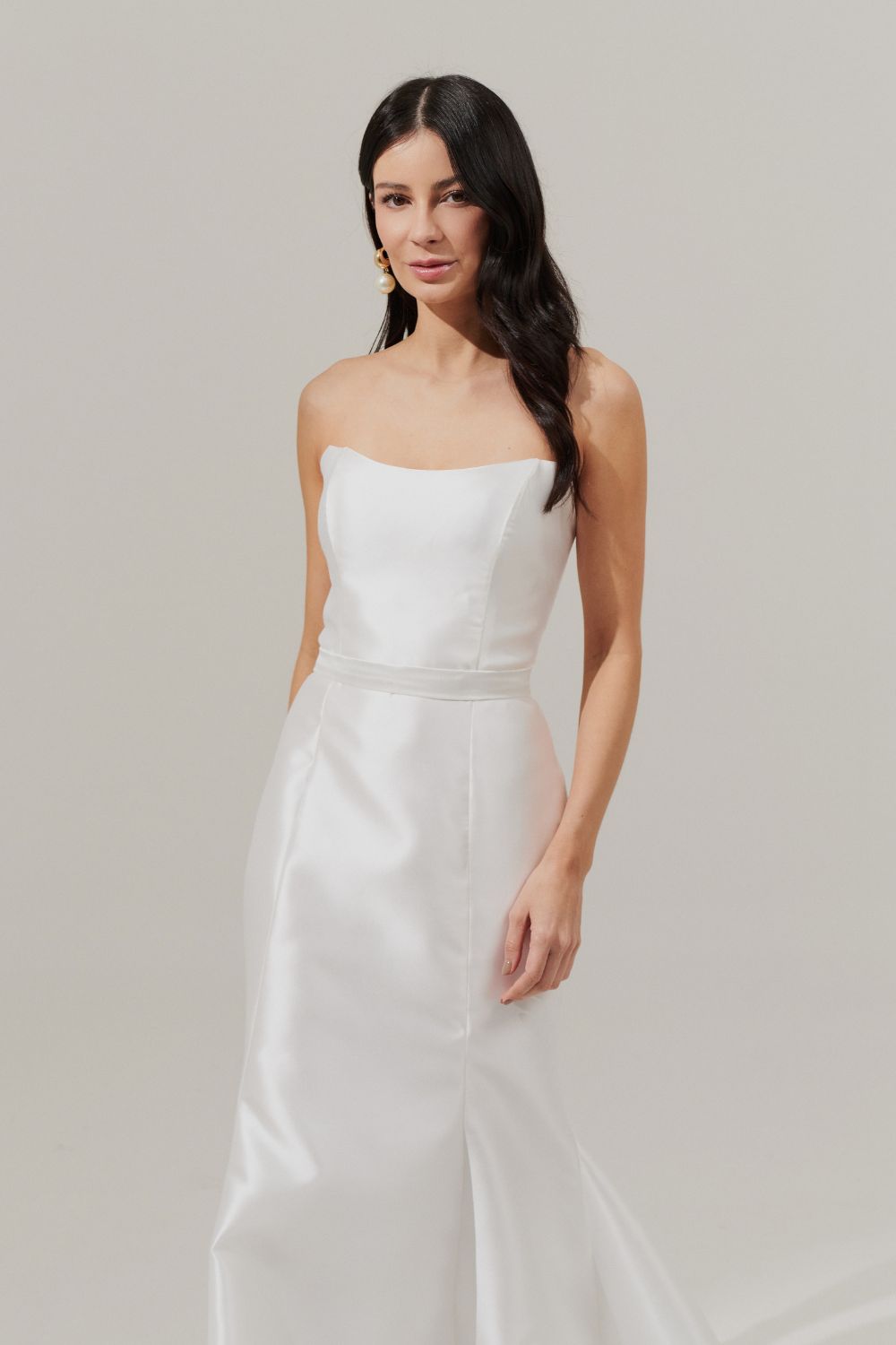 Vestido de Noiva em Zibeline Estilo Sereia com Capa Removível - Nauru Off White