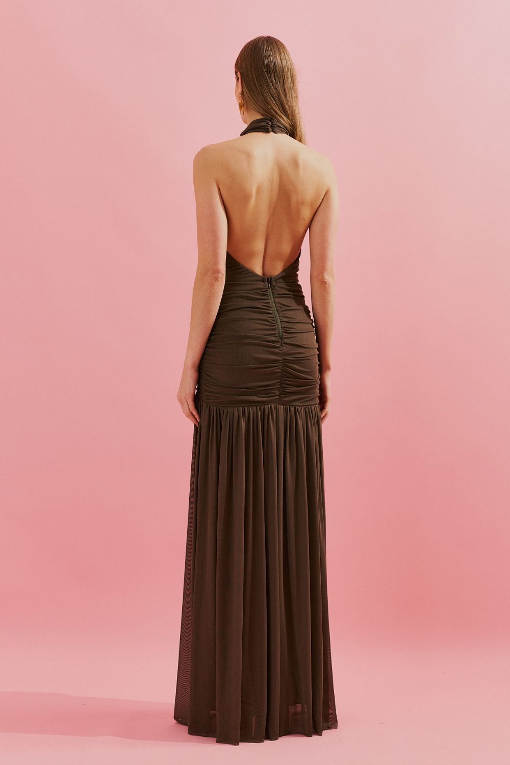 Vestido Longo Frente Única com Gola Franzida e Detalhe Drapeado na Saia - Pisa Marrom