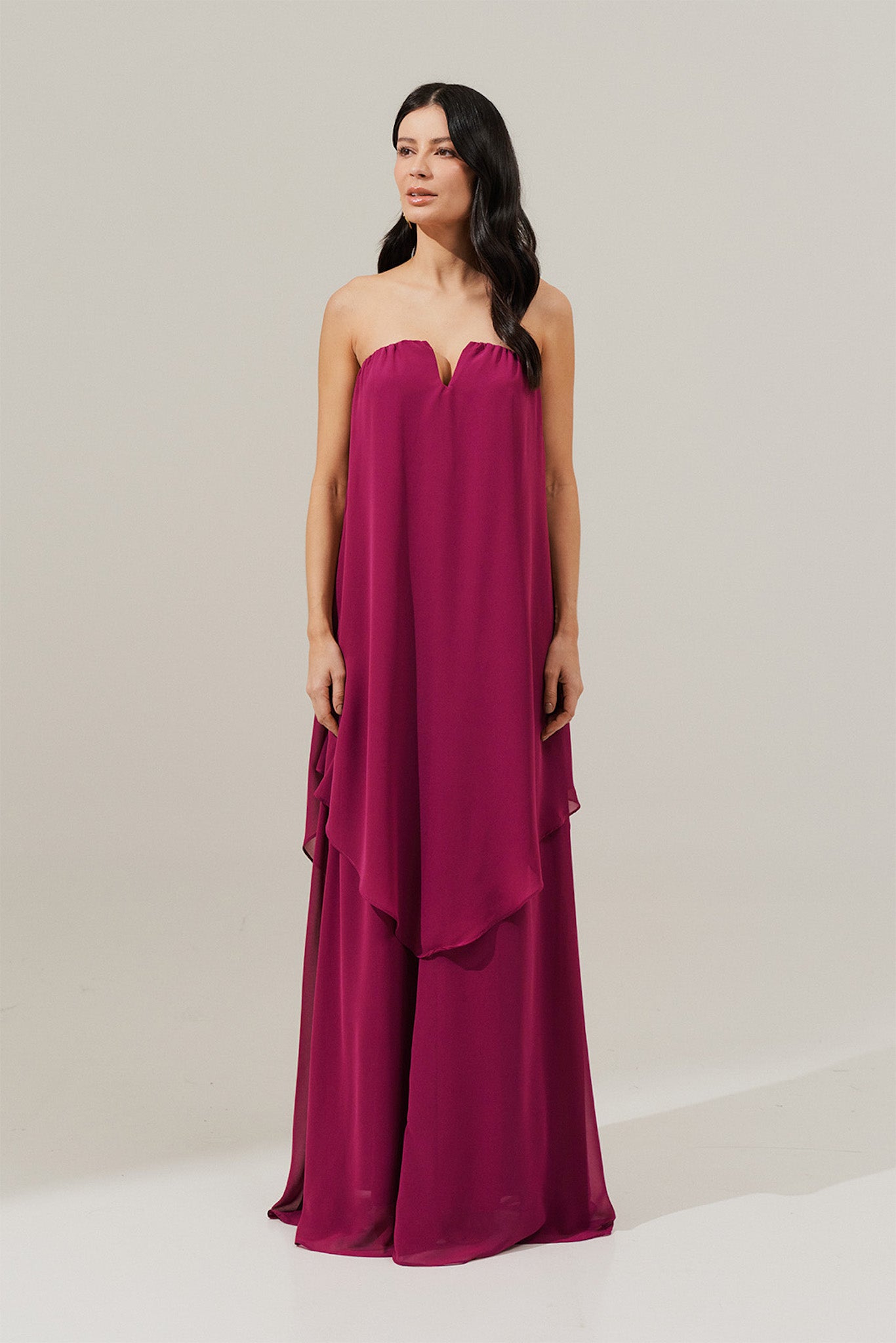 vestido_longo_sem_ala_com_detalhe_no_decote_e_cama_4_20260210220706_9e38142502c8_e395fe70-0680-40a8-84c8-fd83fd94cb82.jpg
