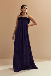 Vestido Longo sem Alça em Chiffon com Babados no Decote e Calda Frontal - Armênia Roxo